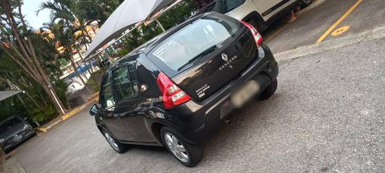 RENAULT SANDERO 1.0 AUTHENTIQUE 16V FLEX 4P MANUAL RENAULT SANDERO 1.0 AUTHENTIQUE 16V FLEX 4P MANUAL
